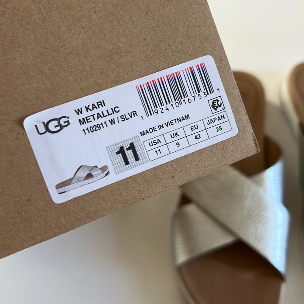 UGG Kari Metallic Sandal 11 - Picture 6 of 11
